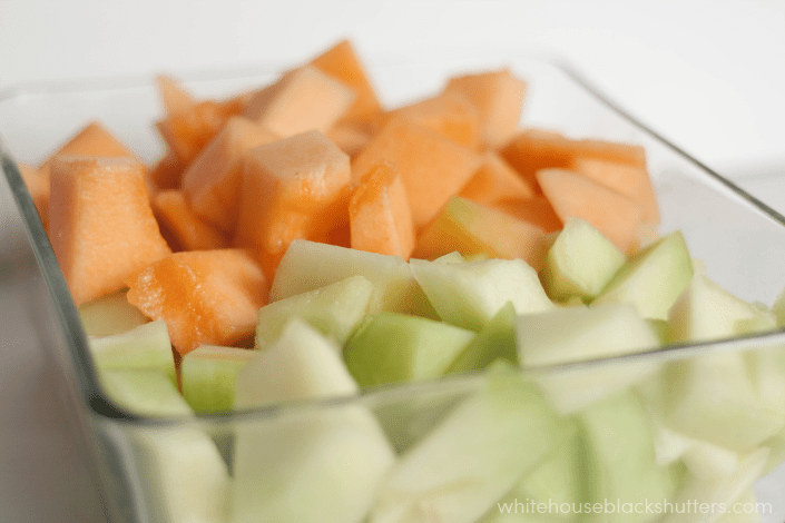 make melon sushi roll ups! perfect for kids, parties, or on the go snacking.