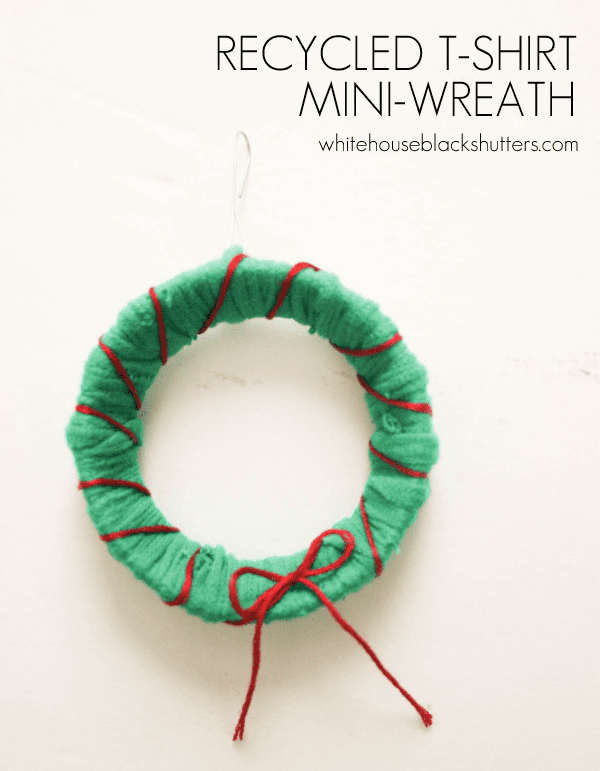 make a recycled mini wreath out of an old t-shirt and a canning jar lid!