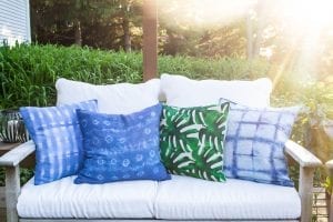 DIY shibori pillow covers refresh this outdoor living space